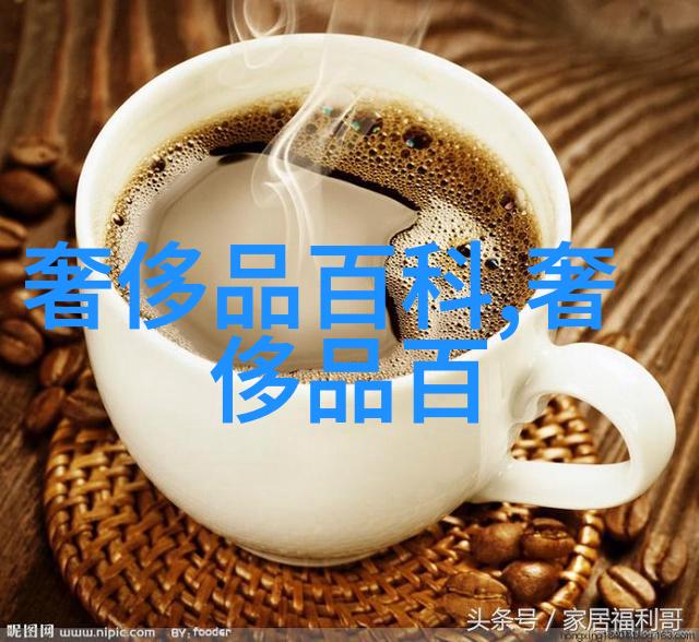 夏日时尚短发女孩的魅力再现