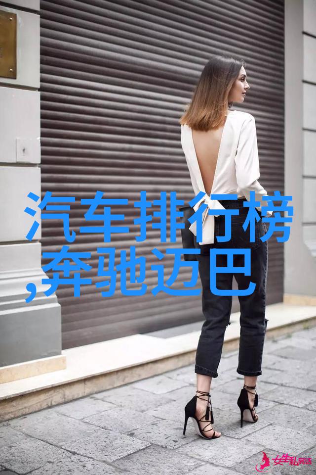 母亲与女儿温馨对话家庭亲密交流