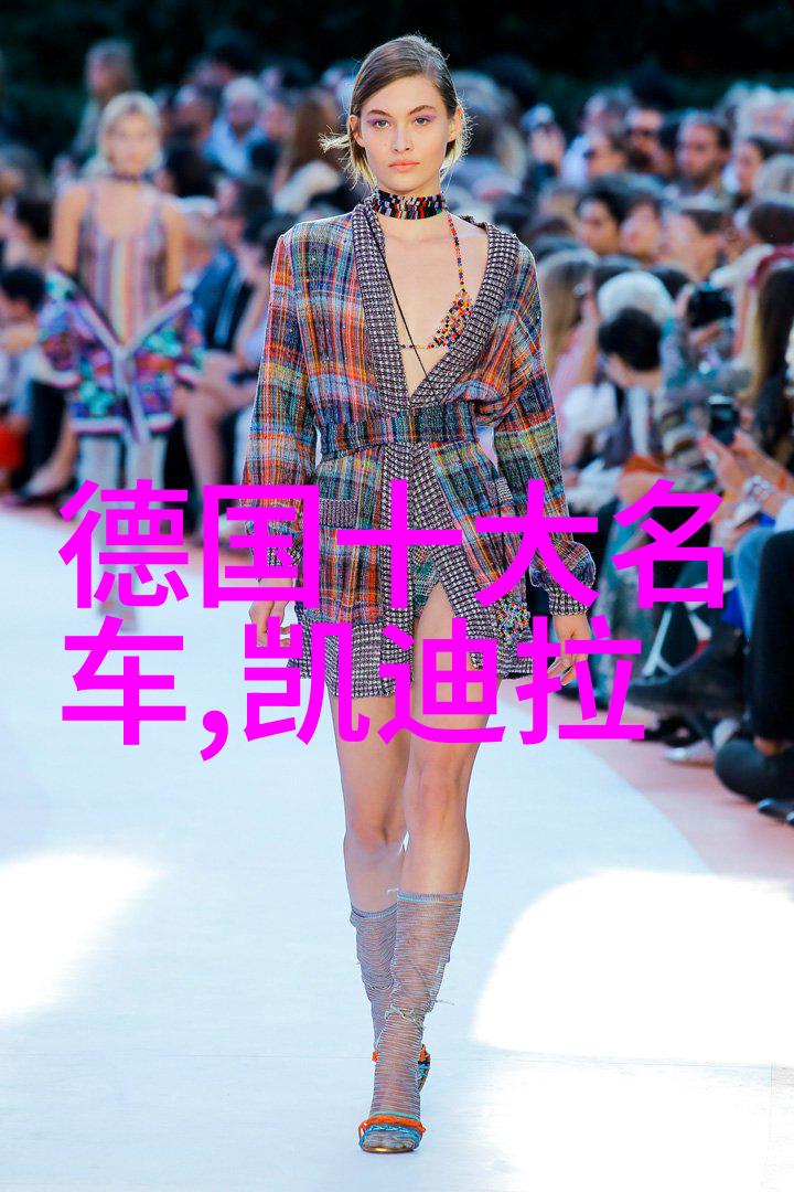 冒着热气的锅氤氲的是生活的小确幸
