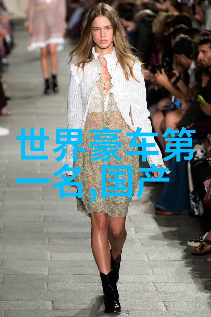 雅诗兰黛香水催桃花女士散发的不仅是魅力更是一抹夸张的风彩