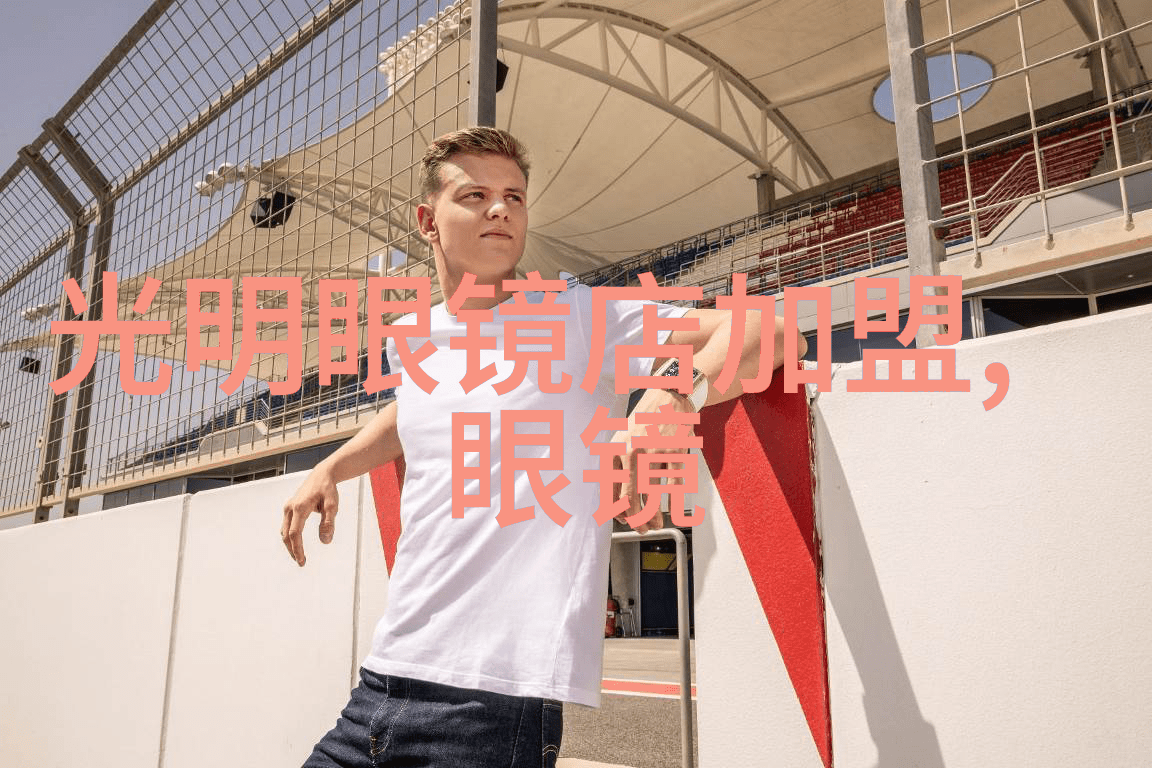 在温馨的家中宜家的全屋定制带来温暖的感觉它不仅仅是一种装饰更是一种生活方式在这里你可以找到所有你需要