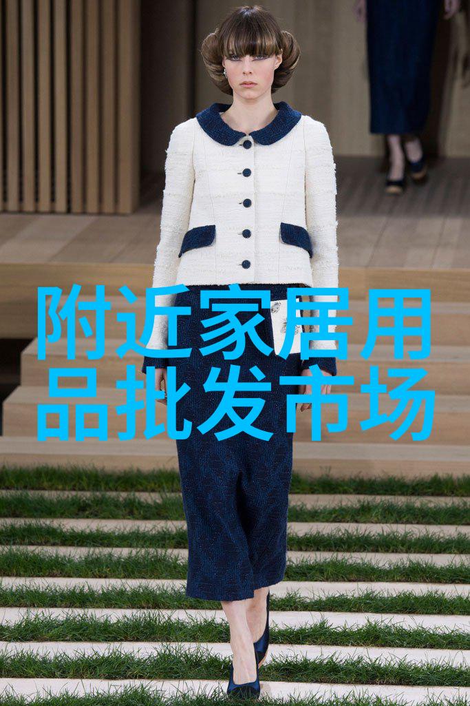 黄金与璀璨珠宝的内在光芒