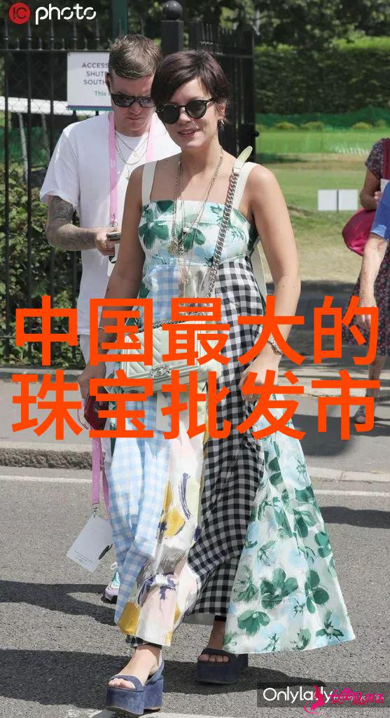 TCL 750携手课程格子TCL男神初现大赛完美落幕在自然的背景下探索去配隐形眼镜的真实价格