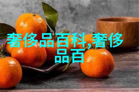 在秋风送爽的季节里抵御秋老虎的不仅是厚重的衣物一件简约时尚的衬衫裙也能轻松驾驭它不仅实用耐穿更是街头
