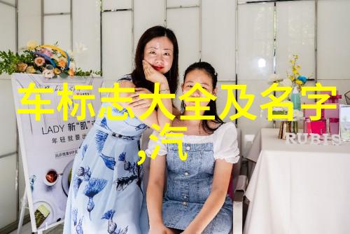 亲切的金子趴在桌子上打牌卡原声我和金子的悠闲时光桌上的牌局与温馨回忆