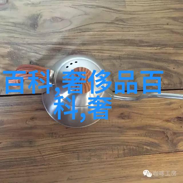 2022年最流行发型女士轻盈波浪与时尚短发共舞