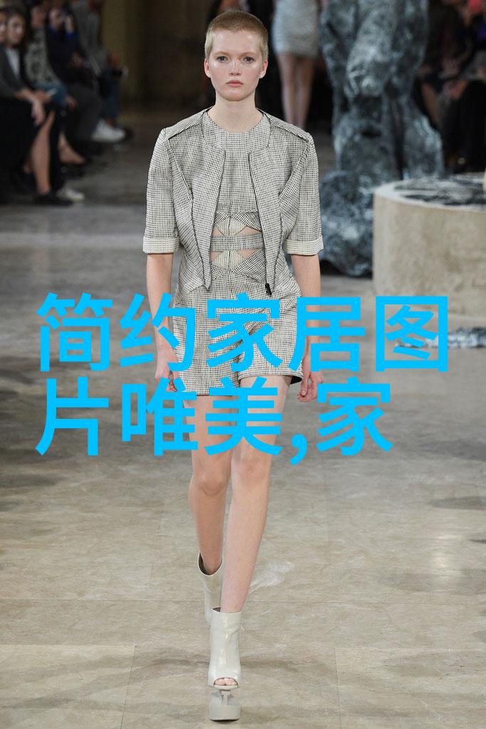 康斯登月影系列腕表难道不是浪琴中国官网首页上才能够欣赏到它的精致与美丽吗