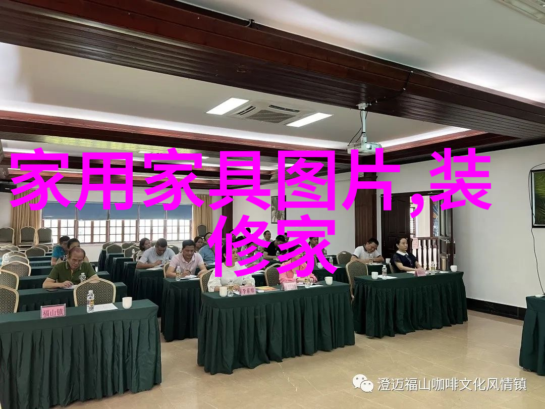 时尚女短发气质一袭美丽不减