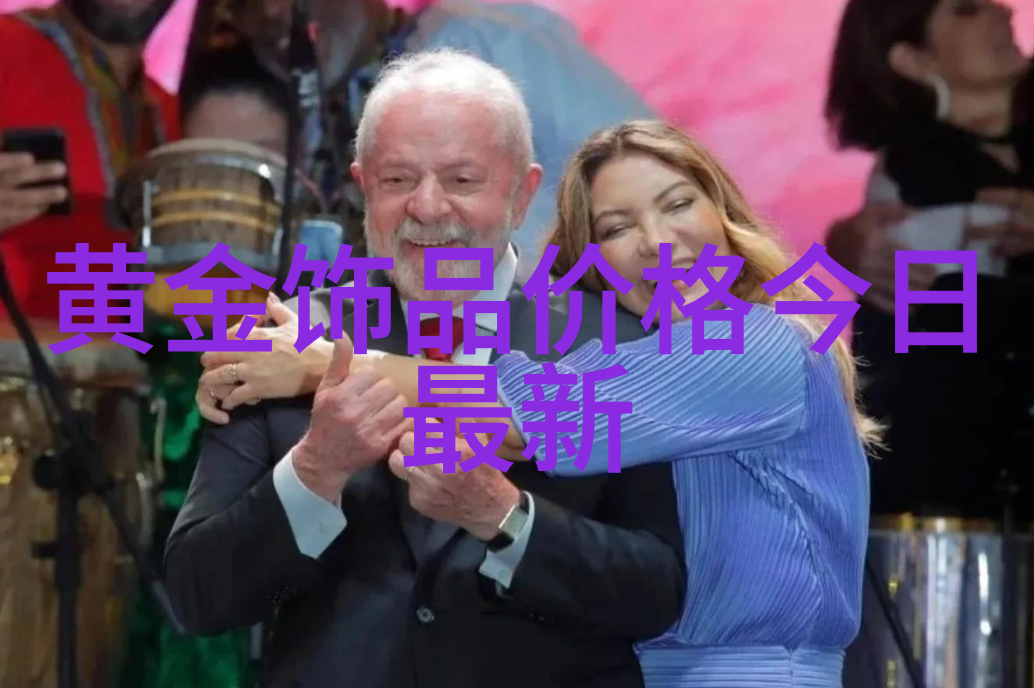 后宫群虚拟游戏中多位女性角色的群体