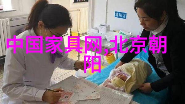 宝宝探索下水道安全与乐趣的平衡