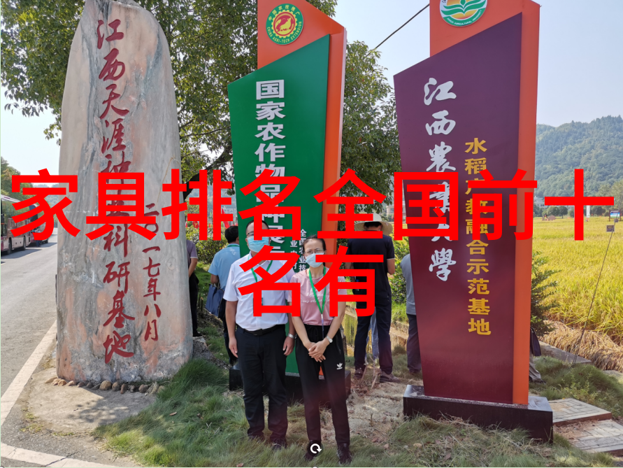 一口一口吃掉胸口的奶油的视频-味蕾上的艺术探索独特摄影风格中的奶油美食